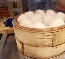 Stir-fried Noodles with Handmade Steamed Buns