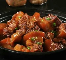 Braised Pork Belly in Clay Pot