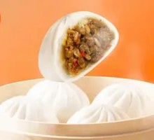 Sour Pickle Pork Buns