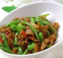 Salt-Style Stir-Fried Pork with Green Pepper