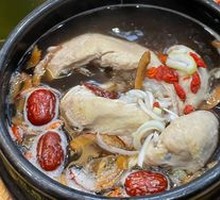 Fresh Jujube, Lotus Seed, and Ginseng Chicken Soup