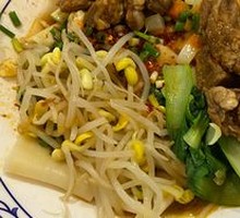 Braised Pork Oil-Splashed Noodles