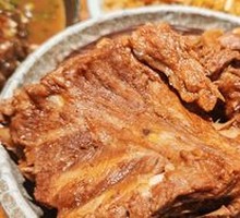 Special Large Iron Pot Stewed Pork Shank