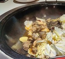 Stewed Pork Bones in Iron Pot