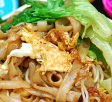 Stir-Fried Rice Noodles with Pork Cutlet