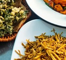 Mixed Wild Greens Salad