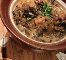 Stir-fried Chicken with Chanterelles