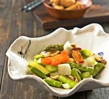 Sunnyvale Mushroom and Lily Bulb Stir-fried Asparagus