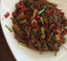 Stir-Fried Beef with Yellow Onion
