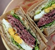 Pasky Beef Pineapple Sandwich