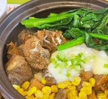 Stir-fried Chicken and Pork Rib Claypot Rice