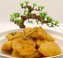 Salt-and-pepper Nine-Headed Fish