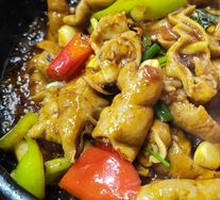 Braised Pork Intestines in Clay Pot
