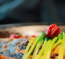 Fish Head with Oil Flatbread