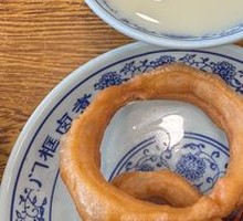 Soybean Juice with Fried Dough Rings