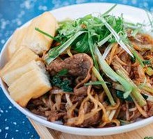 Happy Chef Beef Stir-Fried Rice Noodles