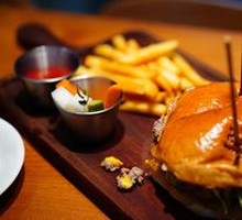 No Regrets Beef Burger