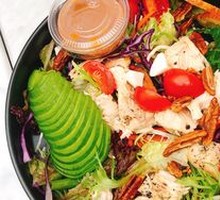 Avocado Quinoa Chicken Salad