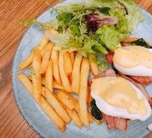 Bacon Egg Benedict