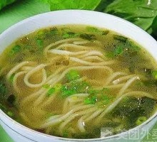 Noodles in Sour Soup