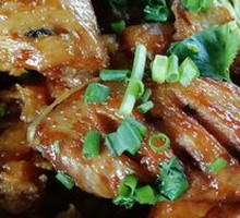 Stir-Fried Chicken Wings with Spicy Sauce