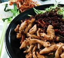 Chicken Stir-Fry Noodles with Soy Sauce