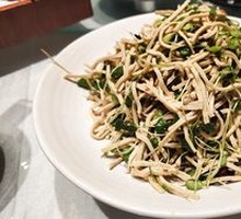 Tender香椿苗 with Tofu Strips