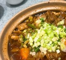 Potato and Beef Shank in Clay Pot