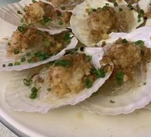 Steamed Scallops with Garlic Noodles