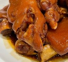 Large Braised Pork Trotter with Secret Sauce