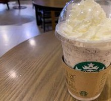 Vanilla Iced Latte Matcha Iced Latte