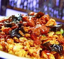 Sour Stir-Fried Egg with Wood Ear Mushrooms