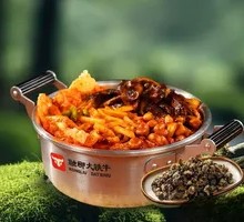 Lion's Mane Mushroom Snail Rice Noodles