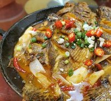 Spicy Basket-Braised Mandarin Fishlets