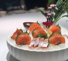Sashimi Salmon Roll
