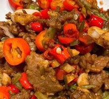 Stir-Fried Beef with Yellow Onion