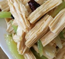 Celery with Tofu Skin
