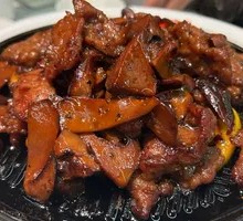 Black Pepper Pan-Fried Mushrooms and Angus Beef