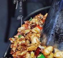 Signature Double-Layer Frog Leg Hot Pot