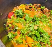 Stir-fried Chicken in Iron Pot