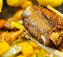 Stewed Pork Ribs in Iron Pot