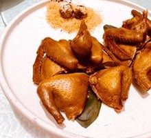 吮指乳鸽（只）