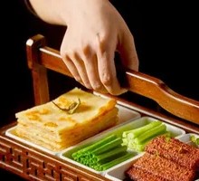 Crispy pancakes with hairtail fish