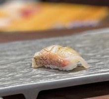 Oil甘 Fish Sushi