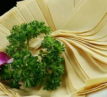 Oil-soaked tofu skin