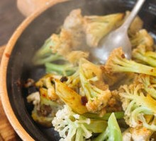 Stir-Fried Cauliflower with Sauce