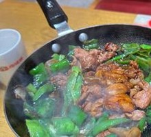 Stir-fried Pork with Long Green Chili Rice