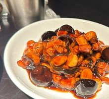 Black garlic braised eel