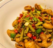 Sour Pickled Beans with Black Pig Intestines