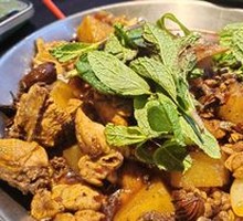 Yunnan-style Yellow Braised Potato Chicken